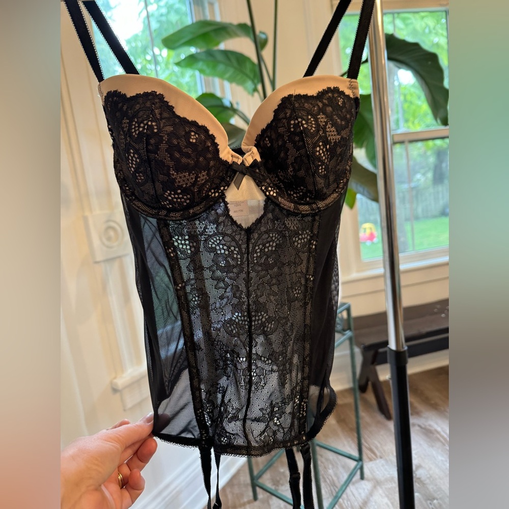 Victoria’s Secret Lace Bustier 32C